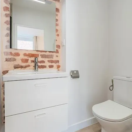 5-bedroom House In The Centre Of Lille. ゲストハウス