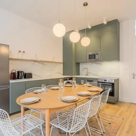 5-bedroom House In The Centre Of Lille. ゲストハウス リール
