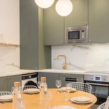 5-bedroom House In The Centre Of Lille. ゲストハウス リール