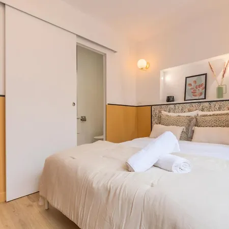 5-bedroom House In The Centre Of Lille. ゲストハウス