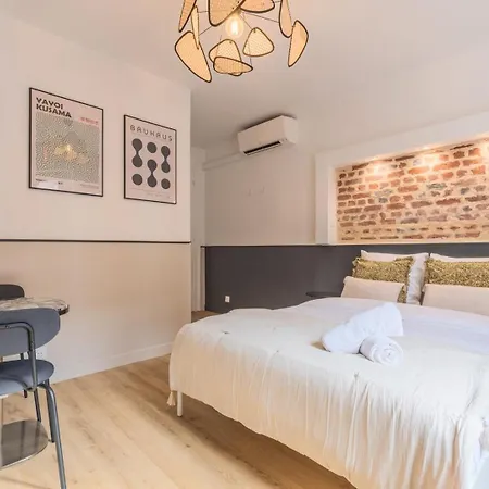 5-bedroom House In The Centre Of Lille. ゲストハウス