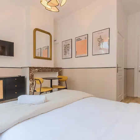 5-bedroom House In The Centre Of Lille. ゲストハウス リール