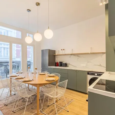 5-bedroom House In The Centre Of Lille. ゲストハウス