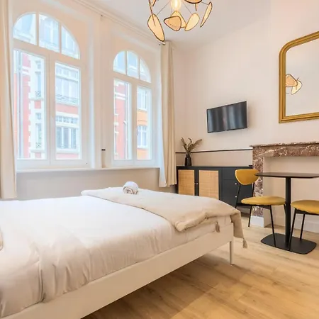 5-bedroom House In The Centre Of Lille. ゲストハウス